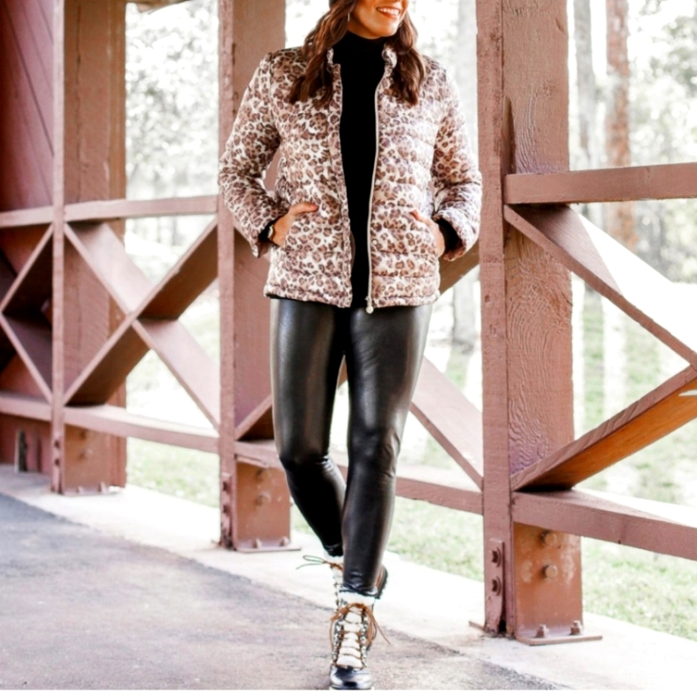 Bernardo Brown and Tan Puffer Jacket with Quilted Style and Stand-Up Collar